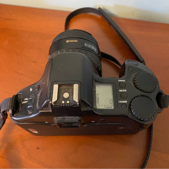 Yashica 300 Auto Focus Kyocera 35MM SLR FILM camera 28-70MM Zoom WORKING TESTED - Picture 4 of 7